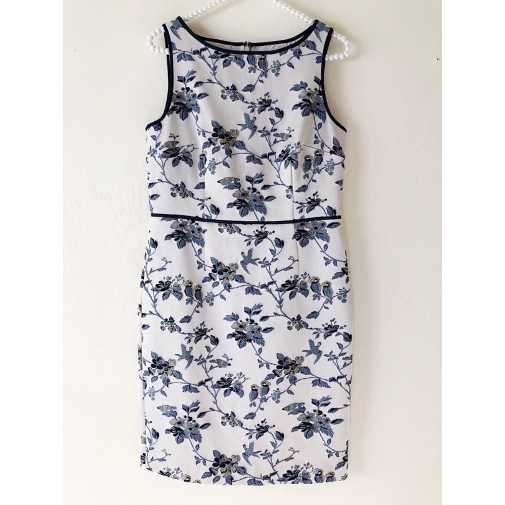 Ann Taylor Brocade Sleeveless Sheath Dress, size 6